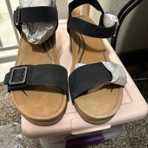 Black Nubuck Aetrex Sandals with Buckle size 37